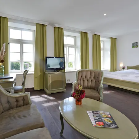 Hotel Stadt 4*
